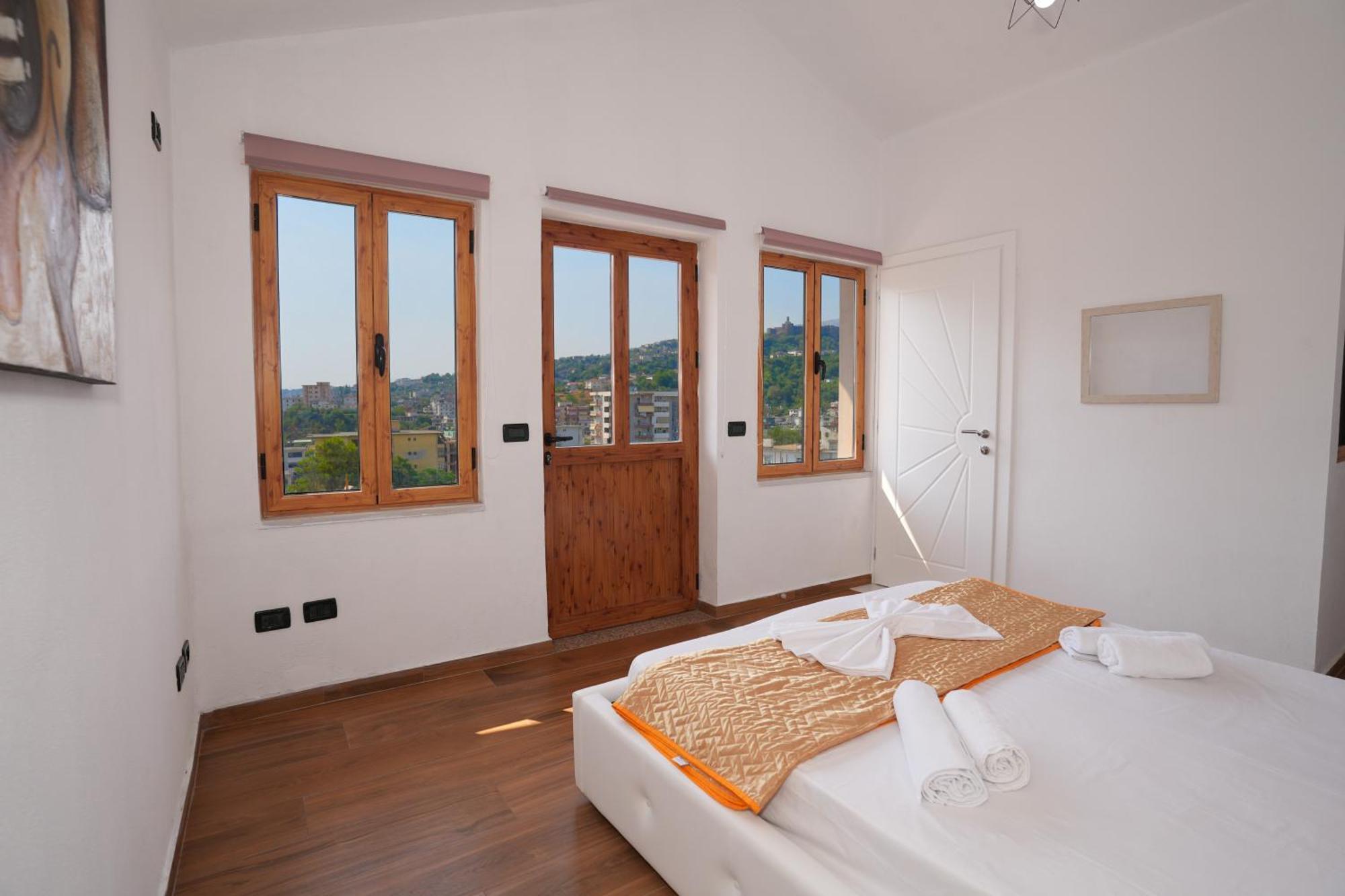 Gjirokastër The View Rooms And Terrace מראה חיצוני תמונה