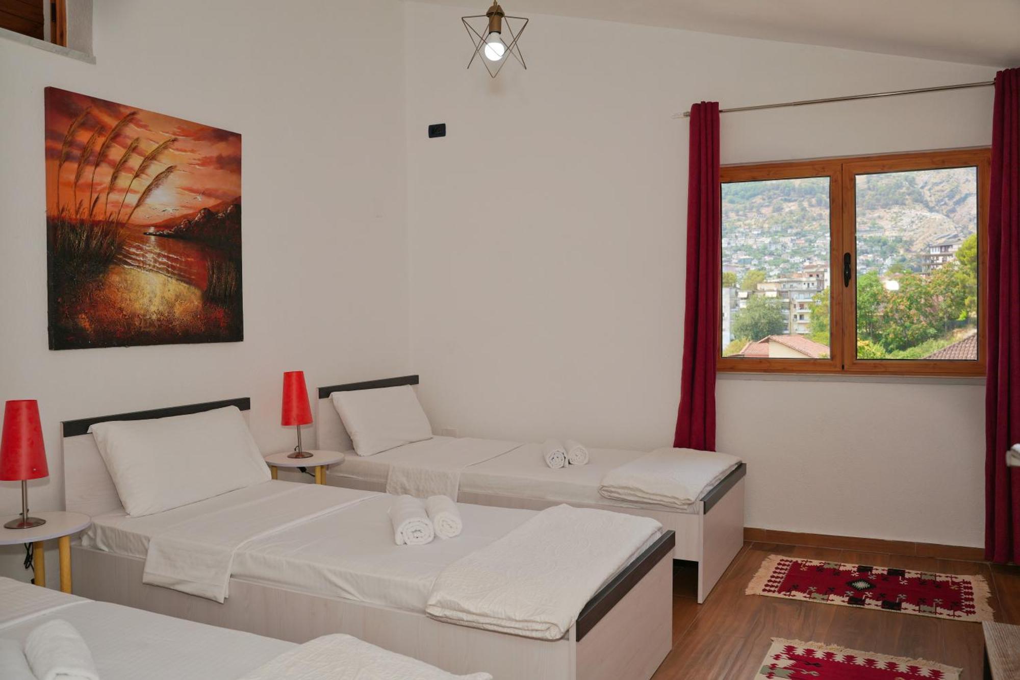 Gjirokastër The View Rooms And Terrace מראה חיצוני תמונה